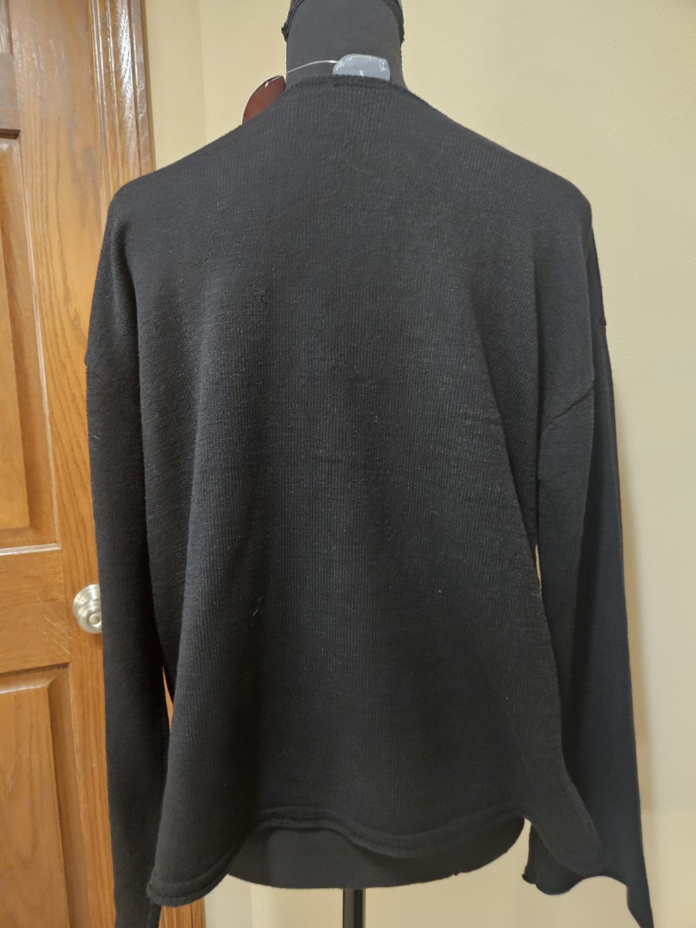 ARULA Black V-Neck Knit Sweater - Picture 3 of 8